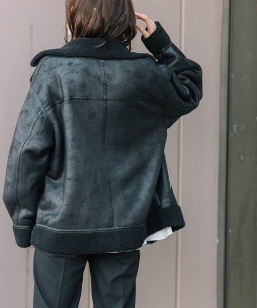 Munich(ミューニック)の「エコムートンボンバージャケット(ムートンコート・レディース・アイボリー/ブラック・XS/S)」の8枚目の写真