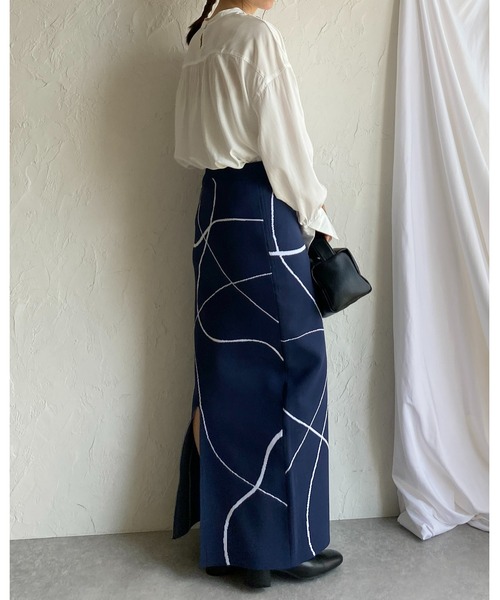 She's Closet（シーズクローゼット）の「2WAYウェーブ柄ハイウエストニットタイトロングスカート（スカート・レディース・オフホワイト/ネイビー/ブラック・FREE）」の11枚目の写真