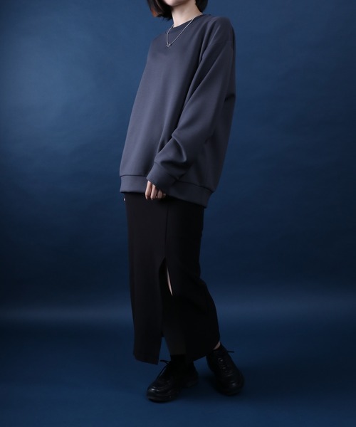 ANPAS（アンパス）の「Soft Cardboard Knit Oversized Sweatshirt/別注 ソフトダンボールニット オーバーサイズ トレーナー（スウェット・メンズ・アイボリー/ブラック/グレイッシュベージュ/チャコールグレー/ネイビー/ダークグリーン/ブラック系その他2/ホワイト系その他2/ブラック系その他/ホワイト系その他・L/LL/M）」の18枚目の写真