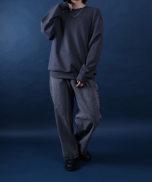 ANPAS（アンパス）の「Soft Cardboard Knit Oversized Sweatshirt/別注 ソフトダンボールニット オーバーサイズ トレーナー（スウェット・メンズ・アイボリー/ブラック/グレイッシュベージュ/チャコールグレー/ネイビー/ダークグリーン/ブラック系その他2/ホワイト系その他2/ブラック系その他/ホワイト系その他・L/LL/M）」の19枚目の写真