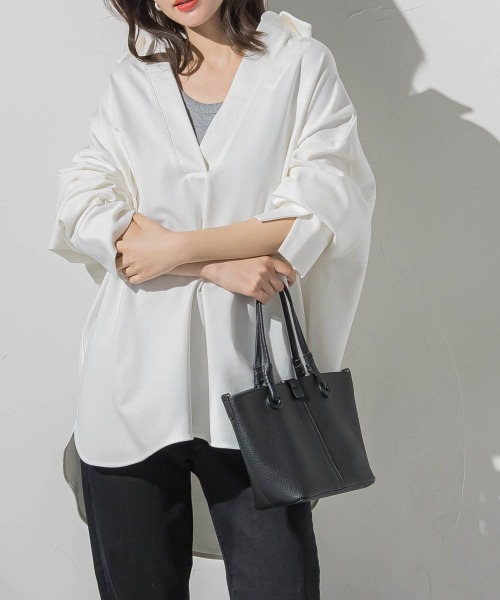 VICKY(ビッキー)の「【新色揃えて再登場!】スキッパーシャツブラウス《洗濯機で洗える》(シャツ/ブラウス・レディース・ブラック/オフホワイト/ベージュ/グレー/ネイビー/グレイッシュベージュ・M)」の2枚目の写真