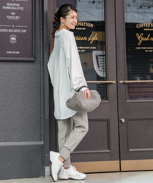 VICKY(ビッキー)の「【新色揃えて再登場!】スキッパーシャツブラウス《洗濯機で洗える》(シャツ/ブラウス・レディース・ブラック/オフホワイト/ベージュ/グレー/ネイビー/グレイッシュベージュ・M)」の15枚目の写真