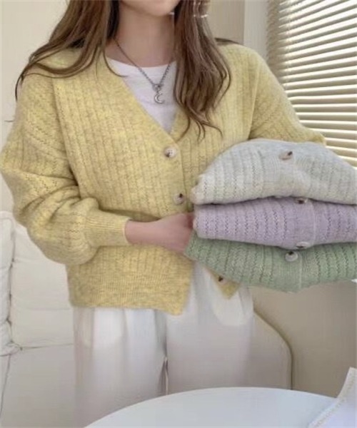 FREE STYLISTS(フリー スタイリスト)の「Vネックニットカーディガン(カーディガン/ボレロ・レディース・アイボリー/グリーン/ベージュ/ラベンダー・FREE)」の8枚目の写真