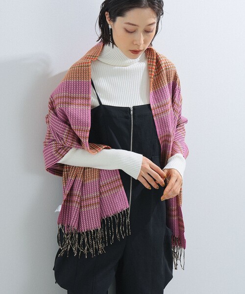 Ray BEAMS(レイビームス)の「CORNILLON / 千鳥 ボーダー ストール(マフラー・レディース・ピンク/イエロー・ONE SIZE)」の4枚目の写真