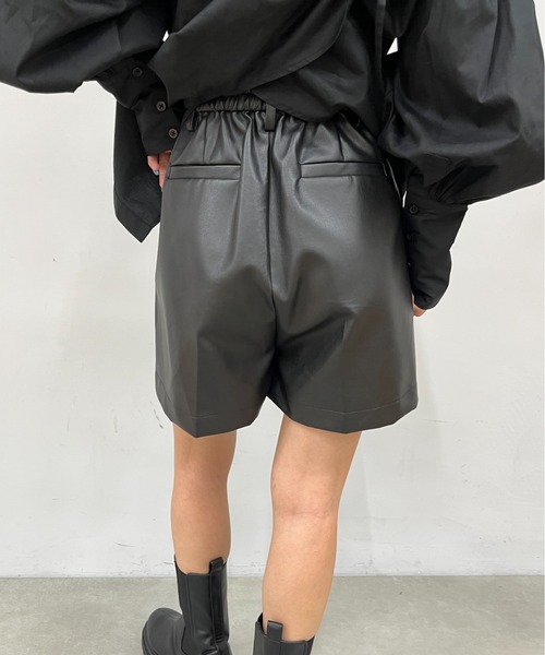 WHO'S WHO gallery（フーズフーギャラリー）の「センタープレスショートパンツ（その他パンツ・レディース・ブラック系その他/ブラック・FREE）」の8枚目の写真