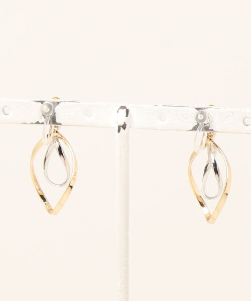 tone（トーン）の「【Amiche】ダブルドロップピアス樹脂ノンホールピアス(MA)（ピアス（両耳用）・レディース・ゴールド・FREE）」の2枚目の写真