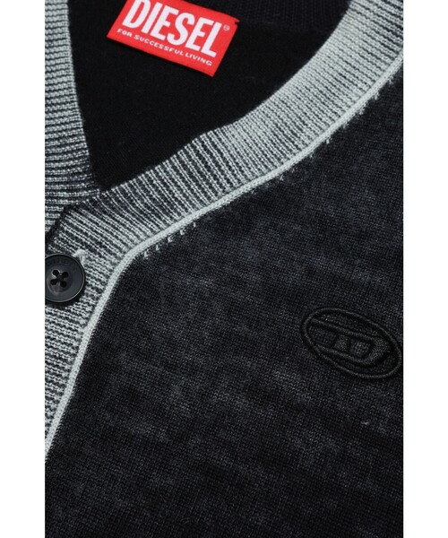 DIESEL(ディーゼル)の「キッズ Vネック カーディガン(カーディガン/ボレロ・キッズ・ブルー/ブラック・10Y/8Y/4Y/14Y/6Y/12Y)」の13枚目の写真