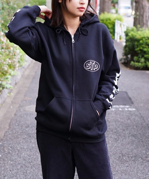 C.E.L.STORE（セルストア）の「STP / エスティーピー CHECKER LOGO ZIP 