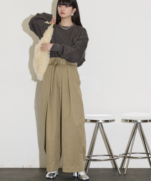 THE YOn（ザヨン）の「カフウエストベルテッドタックワイドパンツ（チノパンツ・レディース・オリーブ/チャコールグレー/ネイビー・M/S）」の16枚目の写真