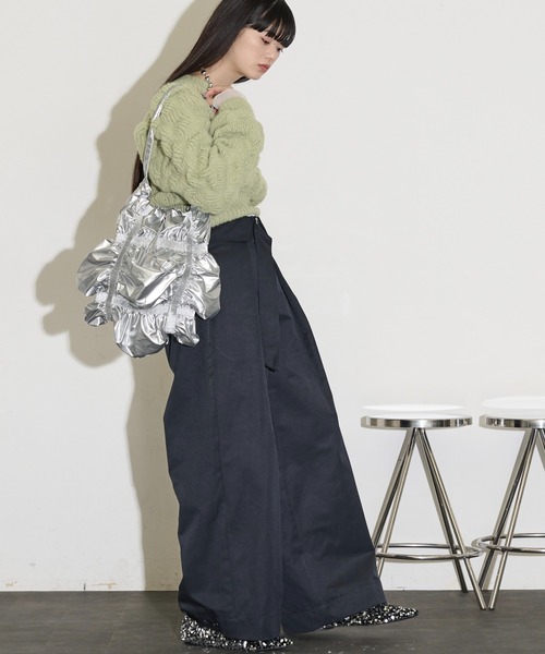 THE YOn（ザヨン）の「カフウエストベルテッドタックワイドパンツ（チノパンツ・レディース・オリーブ/チャコールグレー/ネイビー・M/S）」の9枚目の写真