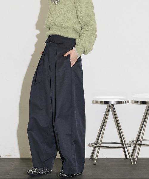 THE YOn（ザヨン）の「カフウエストベルテッドタックワイドパンツ（チノパンツ・レディース・オリーブ/チャコールグレー/ネイビー・M/S）」の5枚目の写真