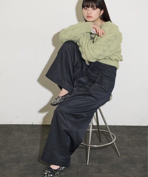 THE YOn（ザヨン）の「カフウエストベルテッドタックワイドパンツ（チノパンツ・レディース・オリーブ/チャコールグレー/ネイビー・M/S）」の12枚目の写真