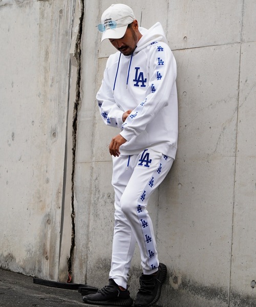 MLB×WR/23フーディーLA