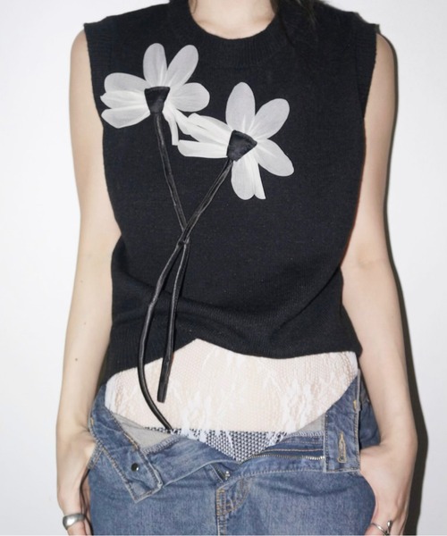 musubore(ムスボレ)の「【 select 】flower charm vest / フラワーチャームベスト(ベスト・レディース・ブラック・FREE)」の14枚目の写真