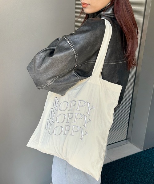 WHO'S WHO gallery(フーズフーギャラリー)の「【SLOPPY/スロッピー】メタルプリントトート(トートバッグ・レディース・チャコールグレー/ライトグレー/サックスブルー/ブラック/アイボリー・FREE)」の11枚目の写真