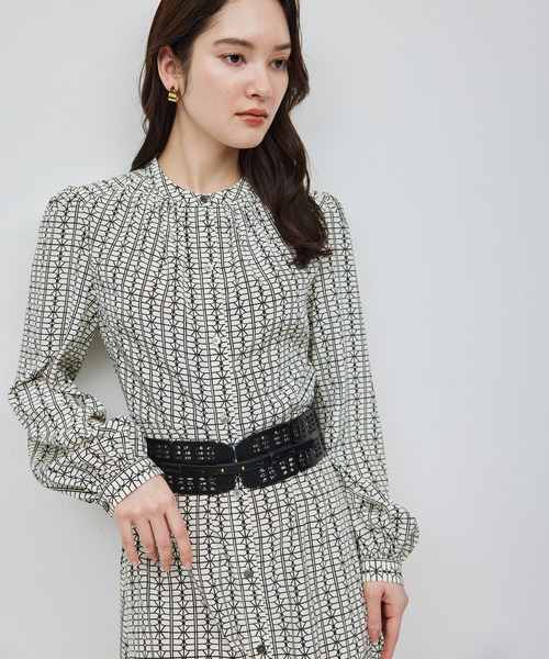 ROPE'（ロペ）の「モノグラムプリントワンピース（ワンピース・レディース・ホワイト系その他5/ピンク系その他2・FREE）」の2枚目の写真