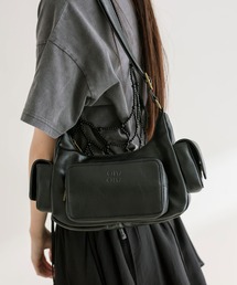 エンボスロゴ入りショルダーバッグ　1041120070