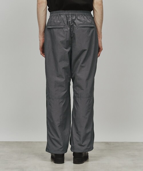 tk.TAKEO KIKUCHI（ティーケータケオキクチ）の「◆サイドオープンナイロンパンツ（その他パンツ・メンズ・ブラック/チャコールグレー・03/02）」の6枚目の写真