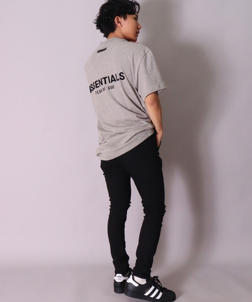 セール】(CM/GKT)【ESSENTIALS FEAR OF GOD】バックロゴ Tシャツ