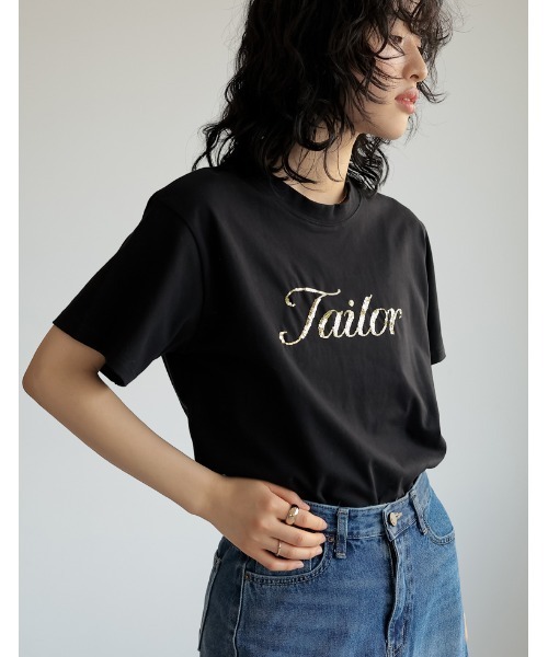 Re:EDIT（リエディ）の「[着た瞬間ひんやり][接触冷感][UVカット]スパンコール筆記体ロゴTシャツ（Tシャツ/カットソー・レディース・チャコールグレー/ブラック/ホワイト・MEDIUM/LARGE）」の4枚目の写真