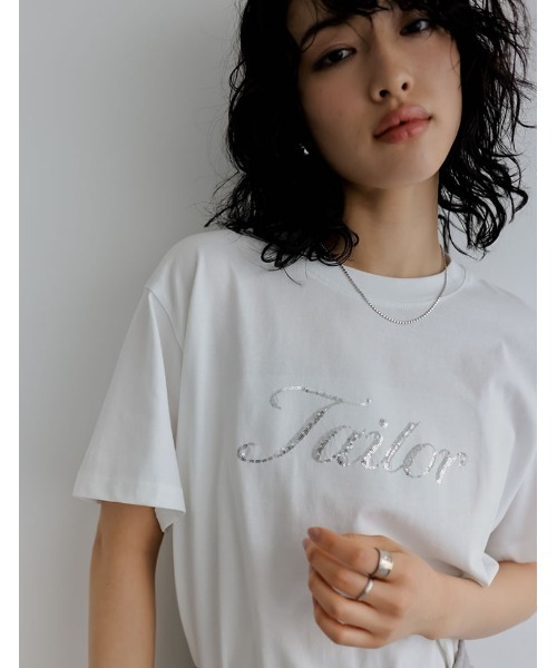 Re:EDIT（リエディ）の「[着た瞬間ひんやり][接触冷感][UVカット]スパンコール筆記体ロゴTシャツ（Tシャツ/カットソー・レディース・チャコールグレー/ブラック/ホワイト・MEDIUM/LARGE）」の8枚目の写真