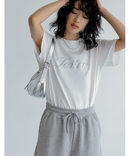 Re:EDIT（リエディ）の「[着た瞬間ひんやり][接触冷感][UVカット]スパンコール筆記体ロゴTシャツ（Tシャツ/カットソー・レディース・チャコールグレー/ブラック/ホワイト・MEDIUM/LARGE）」の10枚目の写真