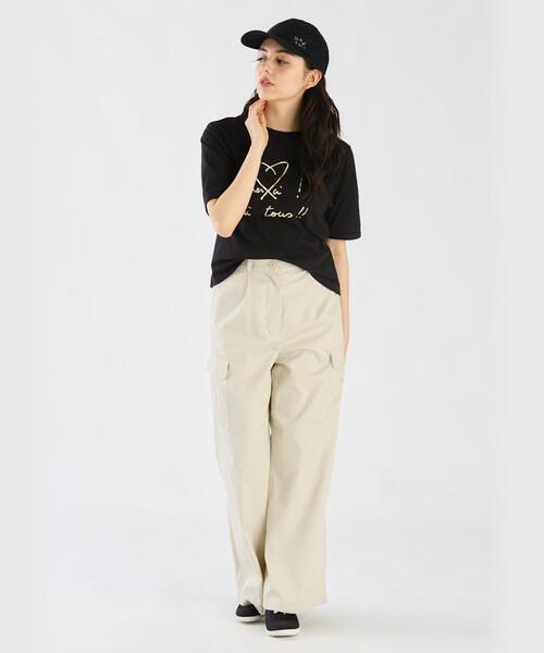 To b. by agnes b.(トゥービーバイアニエスベー)の「merci ! A tous!! Tシャツ(Tシャツ/カットソー・レディース・ブラック・40/38)」の3枚目の写真