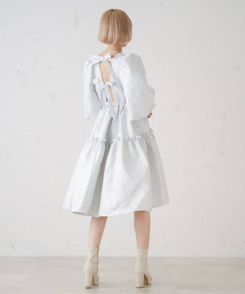 qumerry. ピンクベージュ ジャガードワンピース qumerry.（キュメリ）の「フクレジャガードバックリボン