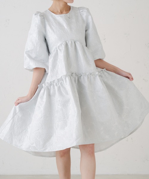 qumerry. ピンクベージュ ジャガードワンピース qumerry.（キュメリ）の「フクレジャガードバックリボン
