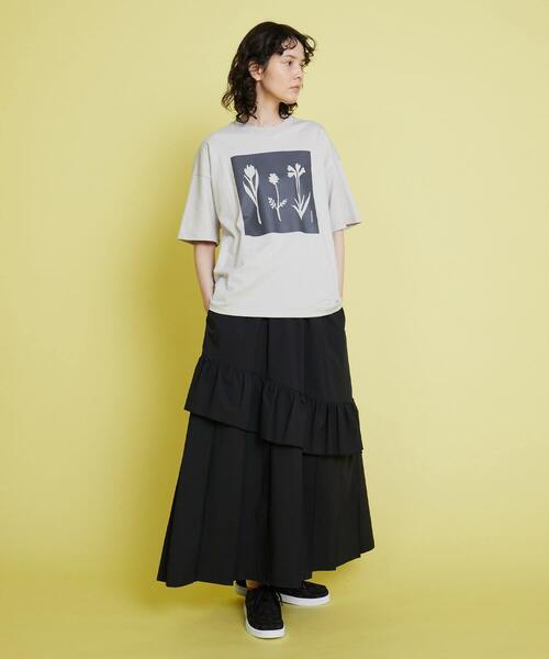 FRAPBOIS(フラボア)の「テイストブーケT(Tシャツ/カットソー・レディース・チャコールグレー/グレイッシュベージュ・2/1)」の11枚目の写真