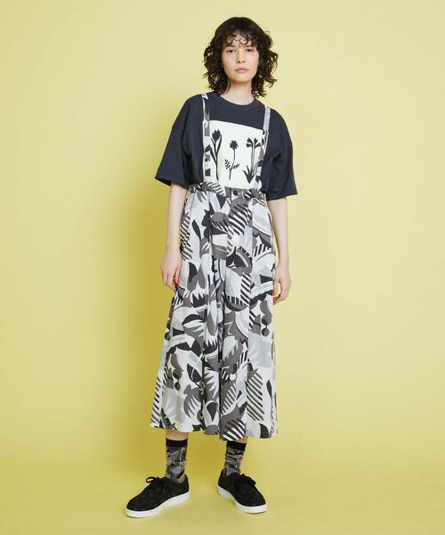 FRAPBOIS(フラボア)の「テイストブーケT(Tシャツ/カットソー・レディース・チャコールグレー/グレイッシュベージュ・2/1)」の13枚目の写真