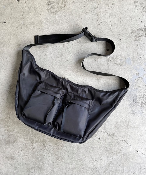 SPRUCE（スプルース）の「EM:ロメボディバッグ 軽量260g（ボディバッグ/ウエストポーチ・レディース・ネイビー/ブラック/カーキ・FREE）」の2枚目の写真