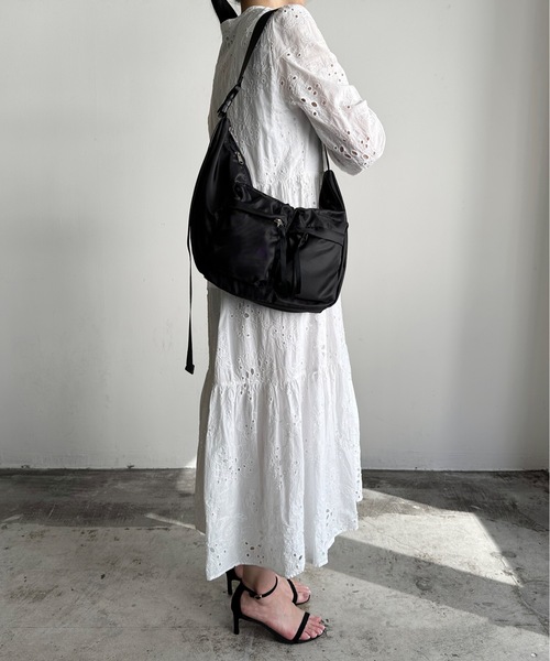 SPRUCE（スプルース）の「EM:ロメボディバッグ 軽量260g（ボディバッグ/ウエストポーチ・レディース・ネイビー/ブラック/カーキ・FREE）」の4枚目の写真