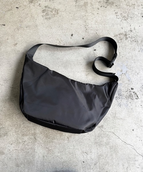 SPRUCE（スプルース）の「EM:ロメボディバッグ 軽量260g（ボディバッグ/ウエストポーチ・レディース・ネイビー/ブラック/カーキ・FREE）」の7枚目の写真