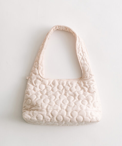 OLIVE des OLIVE（オリーブデオリーブ）の「フラワーキルティングバッグ　1041120110（ショルダーバッグ・レディース・アイボリー/ブルー/ピンク・FREE）」の10枚目の写真