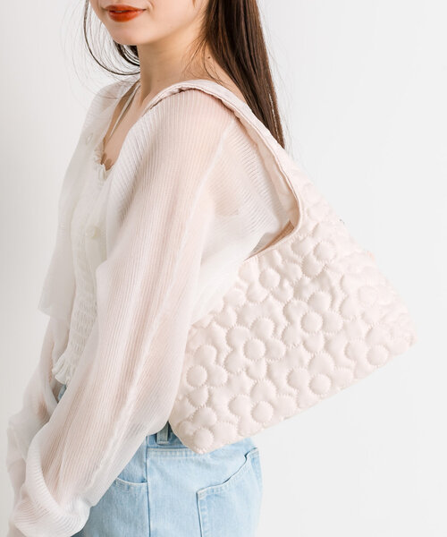 OLIVE des OLIVE（オリーブデオリーブ）の「フラワーキルティングバッグ　1041120110（ショルダーバッグ・レディース・アイボリー/ブルー/ピンク・FREE）」の11枚目の写真