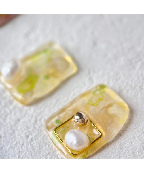 tone(トーン)の「【chez vous】Ink art pearl イヤリング(MA)(イヤリング・レディース・ホワイト系その他/パープル系その他/イエロー系その他・FREE)」の12枚目の写真