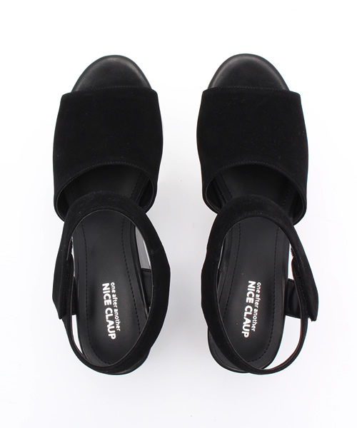 one after another NICE CLAUP（ワンアフターアナザーナイスクラップ）の「【mer11月号掲載 ナイスクラップ】スウェードウェッジサンダル（サンダル・レディース・ベージュ/グレー/ブラック・SMALL/MEDIUM/LARGE）」の11枚目の写真