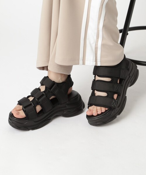 cs T&P(シーエスティーアンドピー)の「厚底多連ベルトスポサン(サンダル・レディース・ブラック/ブラック×ホワイト・M/L/LL/S)」の9枚目の写真