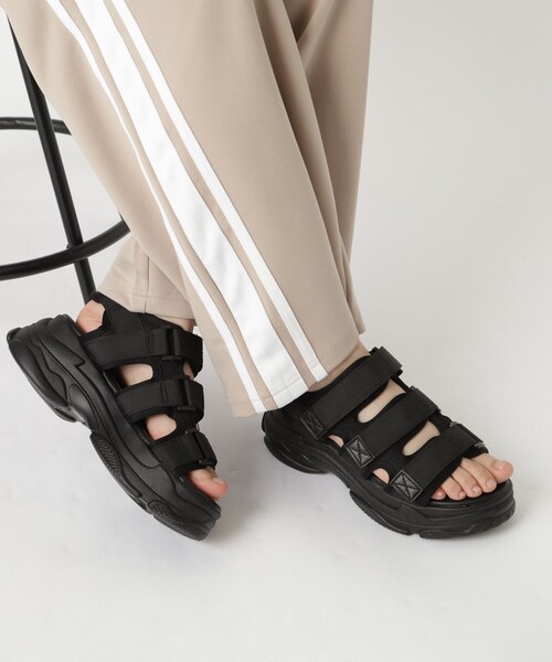 cs T&P(シーエスティーアンドピー)の「厚底多連ベルトスポサン(サンダル・レディース・ブラック/ブラック×ホワイト・M/L/LL/S)」の10枚目の写真
