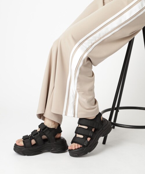 cs T&P(シーエスティーアンドピー)の「厚底多連ベルトスポサン(サンダル・レディース・ブラック/ブラック×ホワイト・M/L/LL/S)」の12枚目の写真
