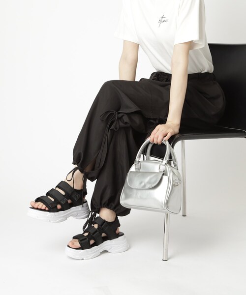 cs T&P(シーエスティーアンドピー)の「厚底多連ベルトスポサン(サンダル・レディース・ブラック/ブラック×ホワイト・M/L/LL/S)」の14枚目の写真