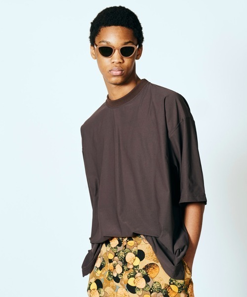 SUNNY  SPORTS（サニースポーツ）の「SUNNY SPORTS / サニースポーツ BASIC CREW TEE Primeflex ベーシック オーバーサイズ クルーネック Tシャツ（Tシャツ/カットソー・メンズ・ブラック/ホワイト/ブラウン・LARGE/X-LARGE/XX-LARGE/MEDIUM）」の22枚目の写真