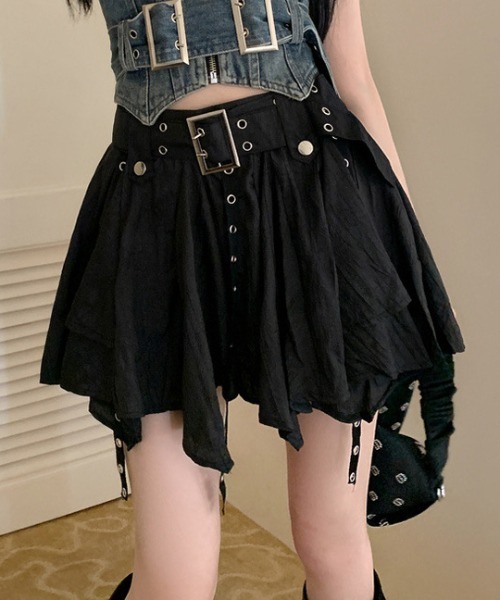 .KOM(ドットコム)の「『.KOM/ドットケーオーエム』ハトメデザインスカート【Y】【CN】(スカート・レディース・ブラック・M)」の2枚目の写真