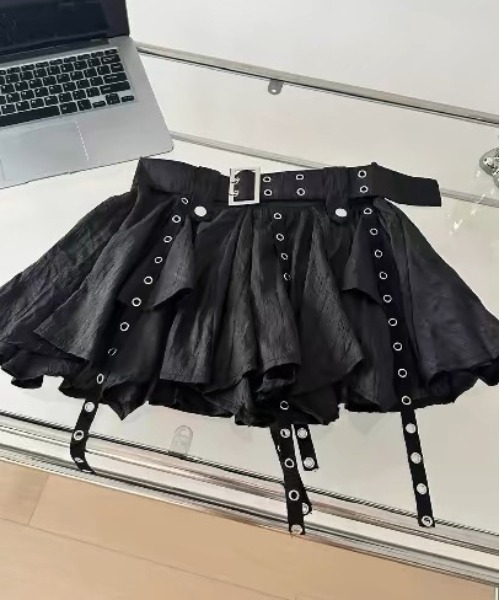 .KOM(ドットコム)の「『.KOM/ドットケーオーエム』ハトメデザインスカート【Y】【CN】(スカート・レディース・ブラック・M)」の9枚目の写真