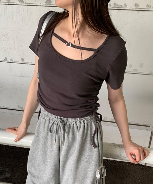 non-hedge（ノンヘッジ）の「サイドドロストチョーカー風クロップド丈トップス（Tシャツ/カットソー・レディース・チャコールグレー/ブラック/オフホワイト/モカ・FREE）」の3枚目の写真