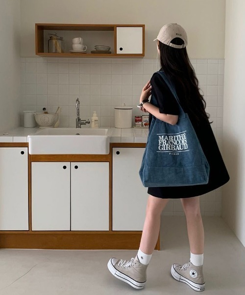 BEIDELLI（ベイデリー）の「[BELLIDE MADE] ルーズフィットフレアポロカラーミニワンピース（ワンピース・レディース・ホワイト/グレー/ブラック・FREE）」の12枚目の写真