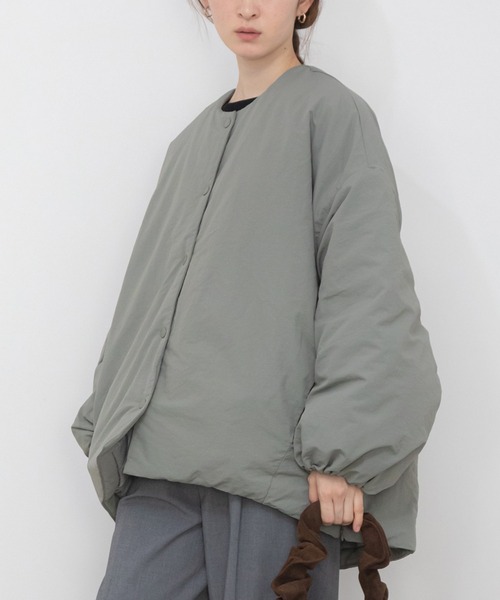 HEILIS（ヘイリス）の「サイドジップ中綿ノーカラージャケット 