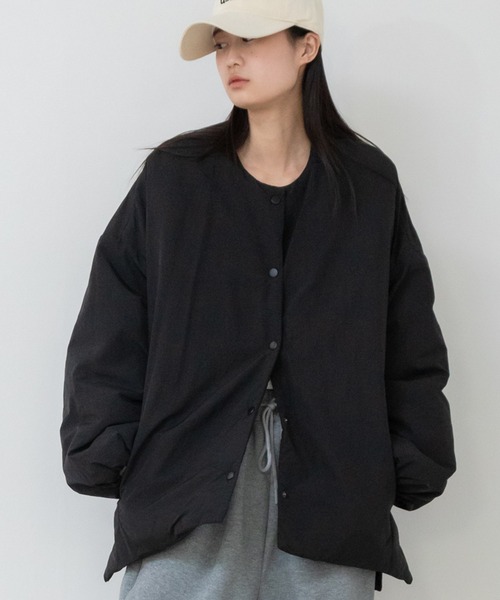 HEILIS（ヘイリス）の「サイドジップ中綿ノーカラージャケット 