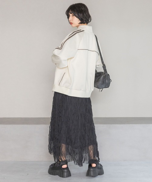 PAGEBOY（ページボーイ）の「カットツイルトラックジャケット（ジャージ・レディース・ブラウン/オフホワイト/ブラック・MEDIUM/LARGE）」の10枚目の写真